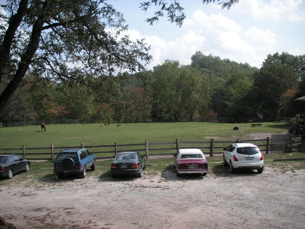 Arrowmont Stables & Cabins Cullowhee Dış mekan fotoğraf
